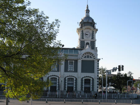 Tiananmen Railway Station